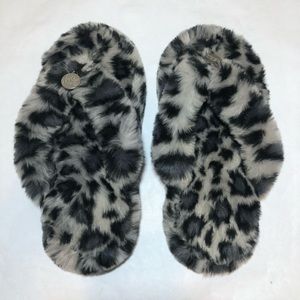 Aeropostale cheetah flip flop slippers